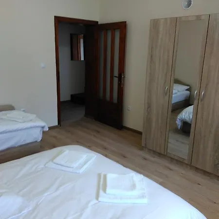 Casa de hóspedes Demika