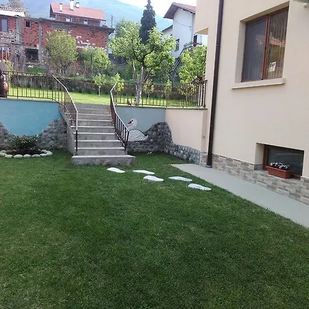 Casa de hóspedes Demika